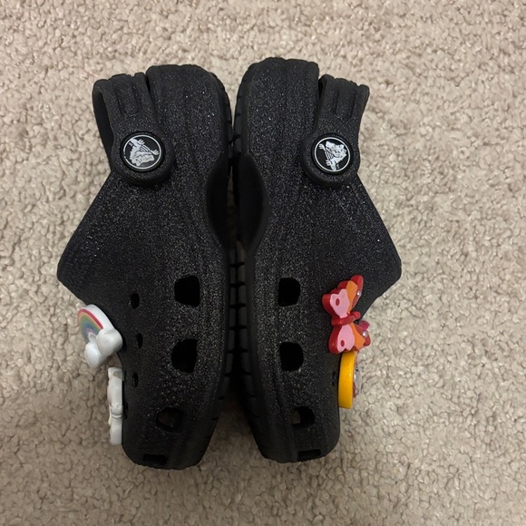 CROCS Kids Black Glitter Sandals with Charms - Picture 5 of 8